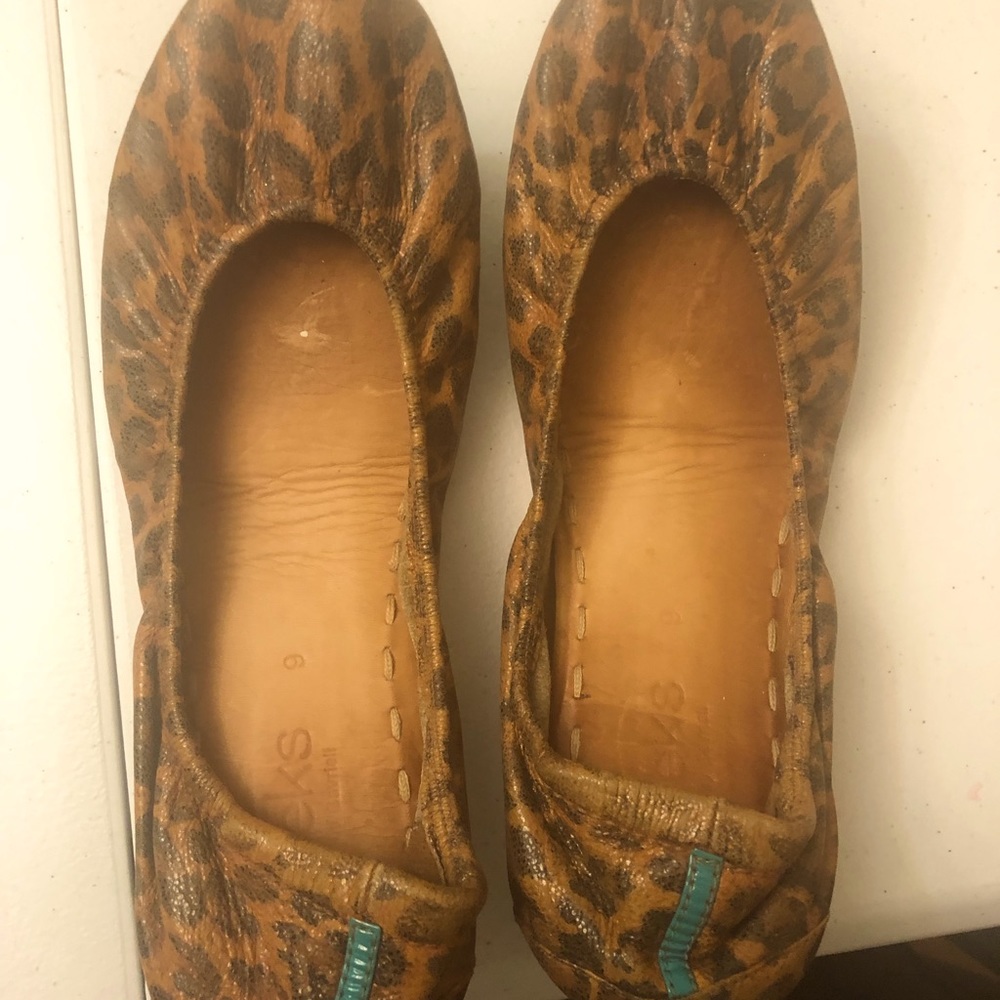 Size 9 leopard print tieks in loved condition